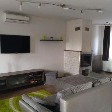 Family Holiday Apartman Nyíregyháza Екстериор снимка