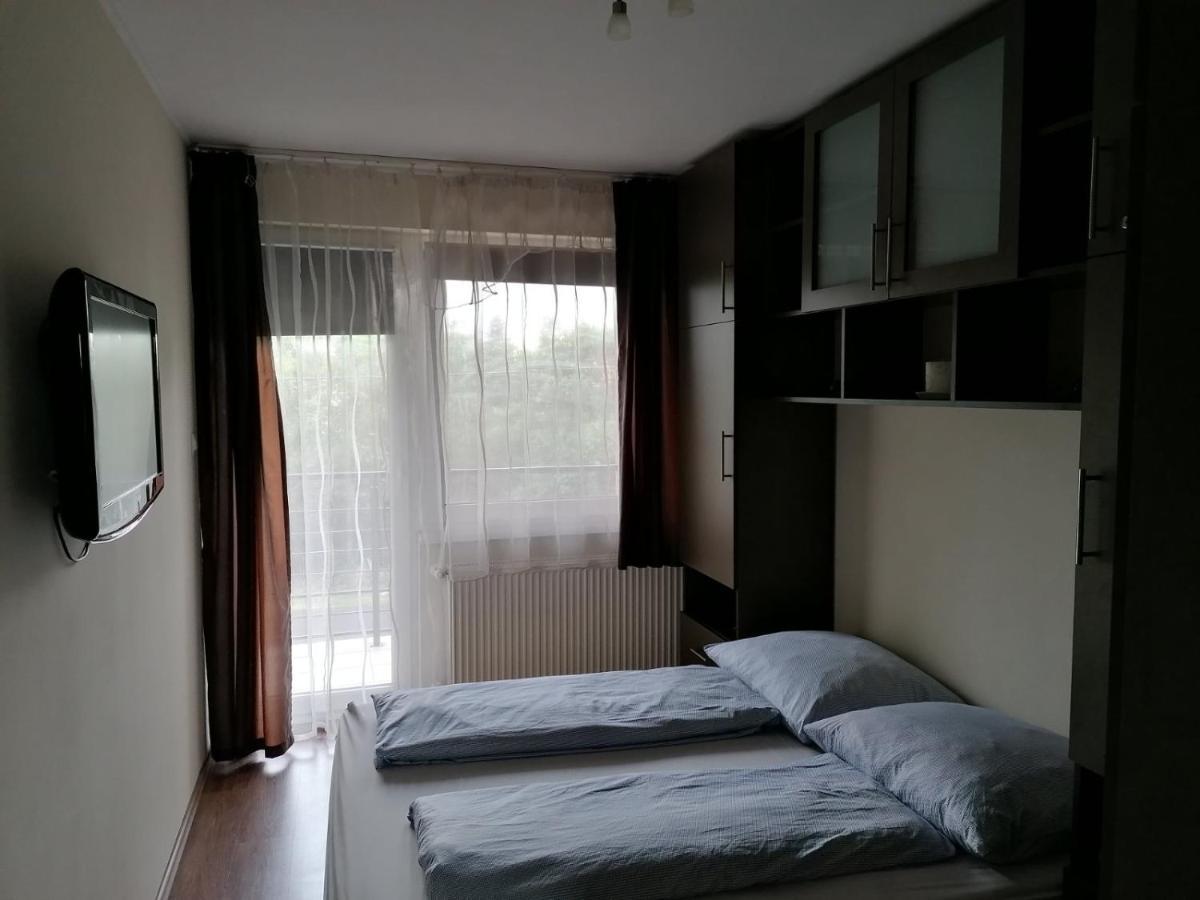 Family Holiday Apartman Nyíregyháza Екстериор снимка